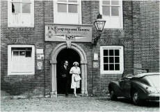 Prins Reinier en prinses Grace van Monaco in de Campveerse Toren, foto Adrie van Wyngen 30 juni 1958.JPG