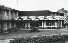 Motel Kurhaus Nieuwstraat 1 Zoutelande 1969.JPG