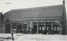Cafe Wilhelmina W. Corbijn Dorpsplein 1 Biggekerke, ca. 1900.JPG