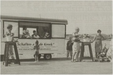 Het Keetje Grindweg Westkapelle, foto Ruben Oreel PZC 16 augustus 2002.JPG