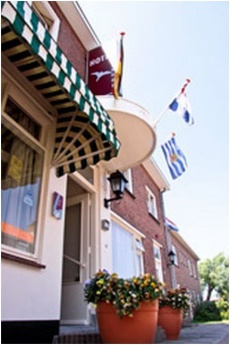 Hotel De Valkenhof Zuidstraat 9 Zoutelande, bron website hotel.jpg